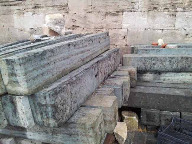 Karamürsel Ot Taşı: Doğanın Estetiğini Mimariye Taşıyan Eşsiz Bir Yapı Malzemesi